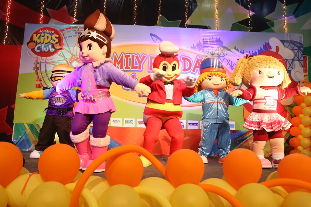 Jollibee and Friends do the Jollitown Dance