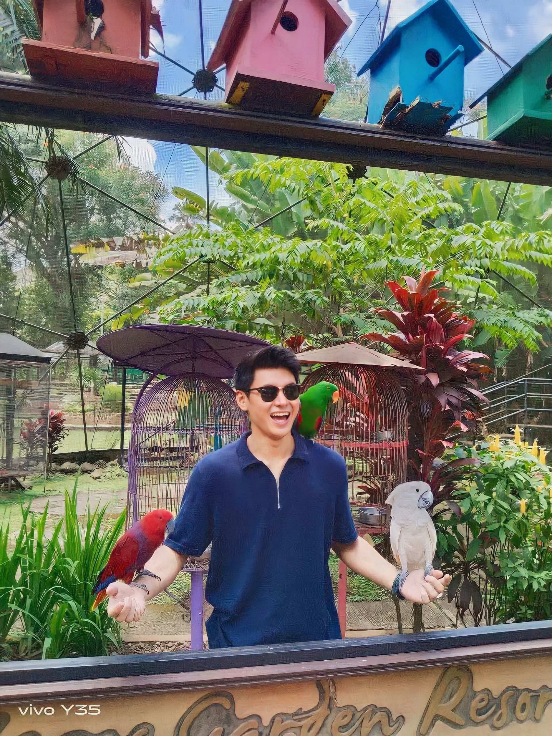 Dustin Yu experiencing limitless possibilities with vivo y35